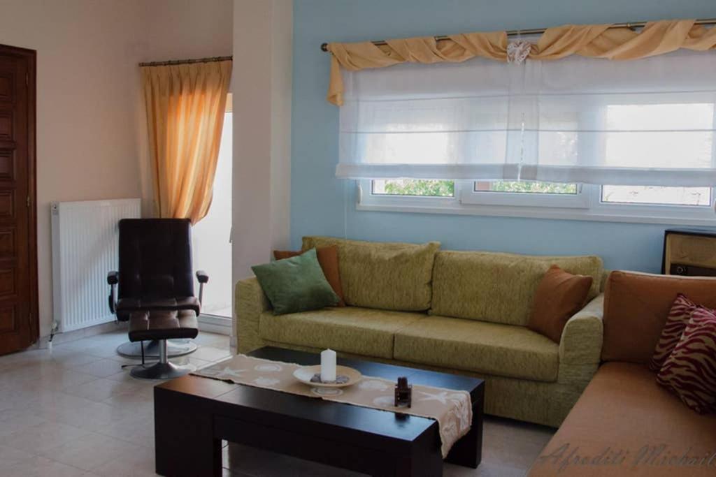 Paressa'S House Apartment นิกิติ ภายนอก รูปภาพ