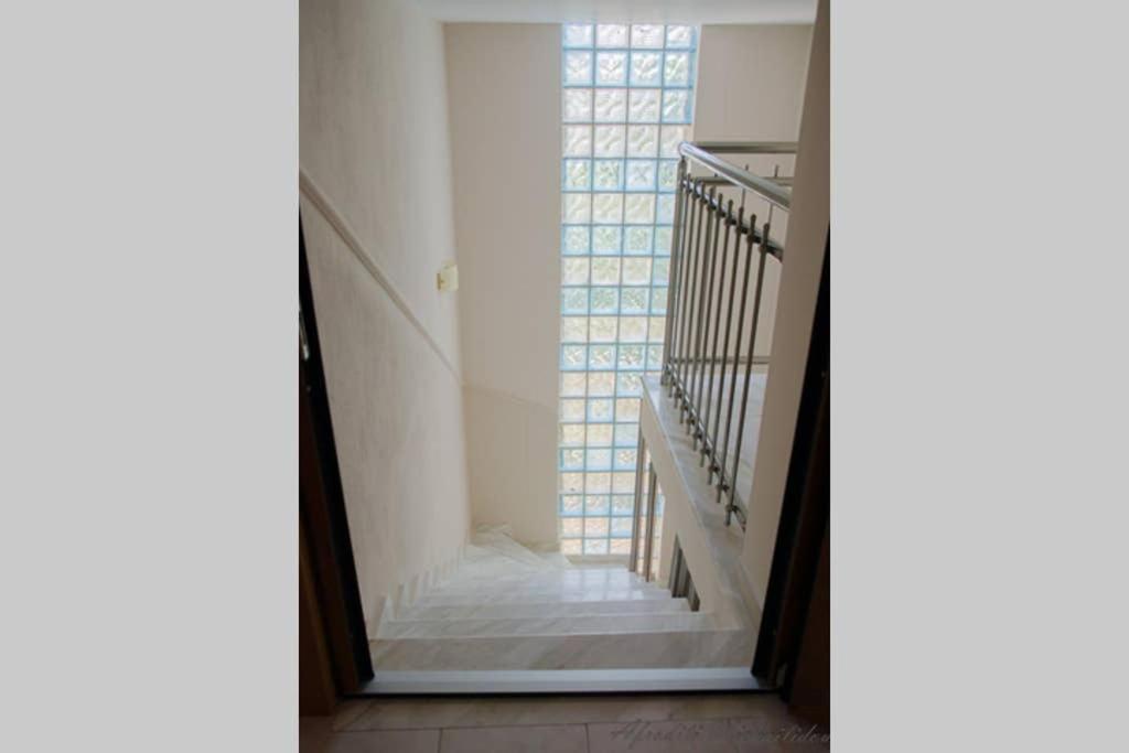 Paressa'S House Apartment นิกิติ ภายนอก รูปภาพ